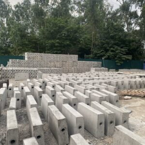 Bó vỉa bê tông giải phân cách kích thước 18x53x100 cm