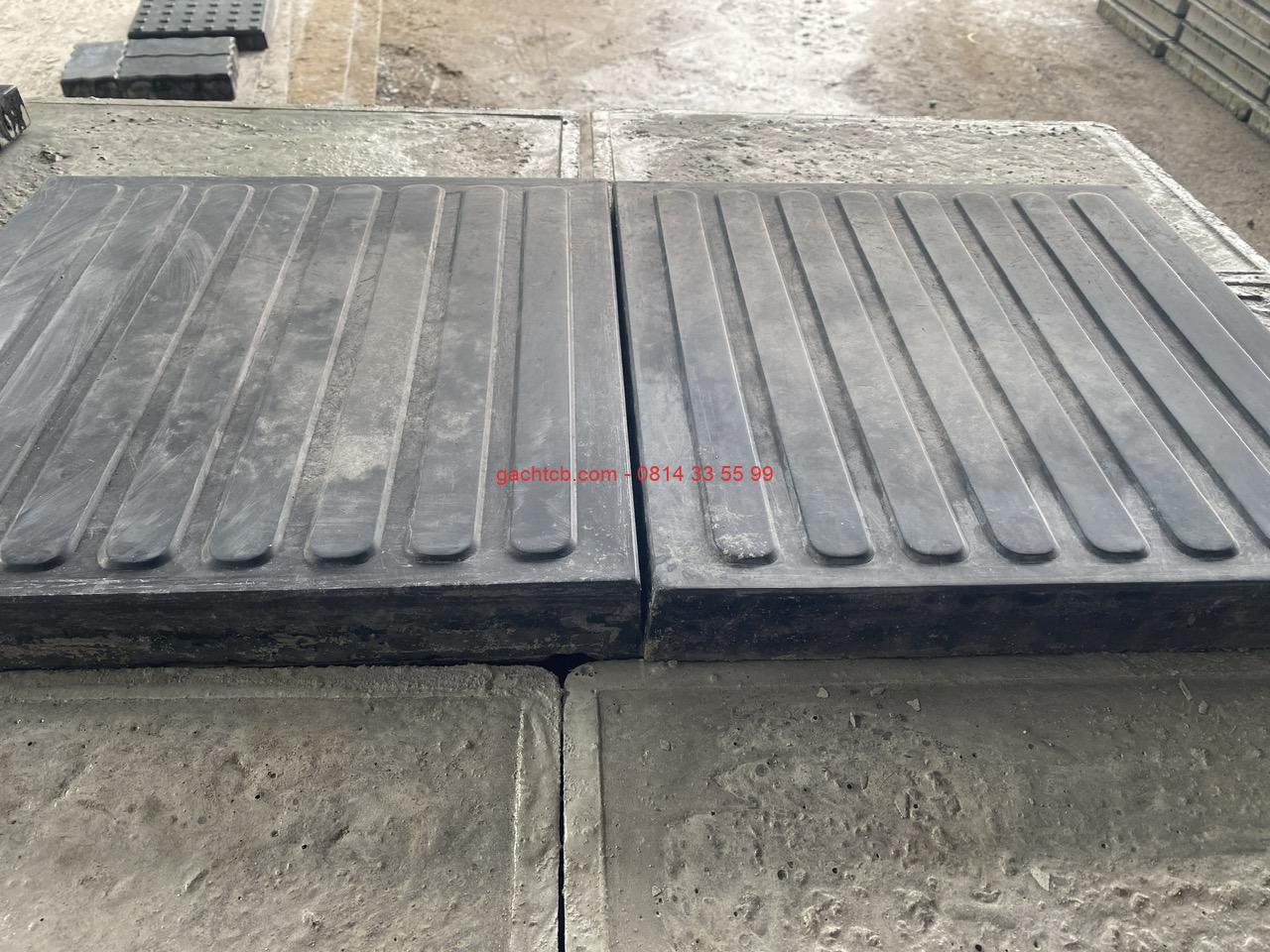 Gạch giả đá dẫn hướng 8 sọc