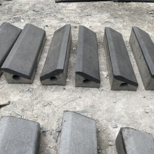 Bó vỉa bê tông giả đá vân trơn 02 lớp